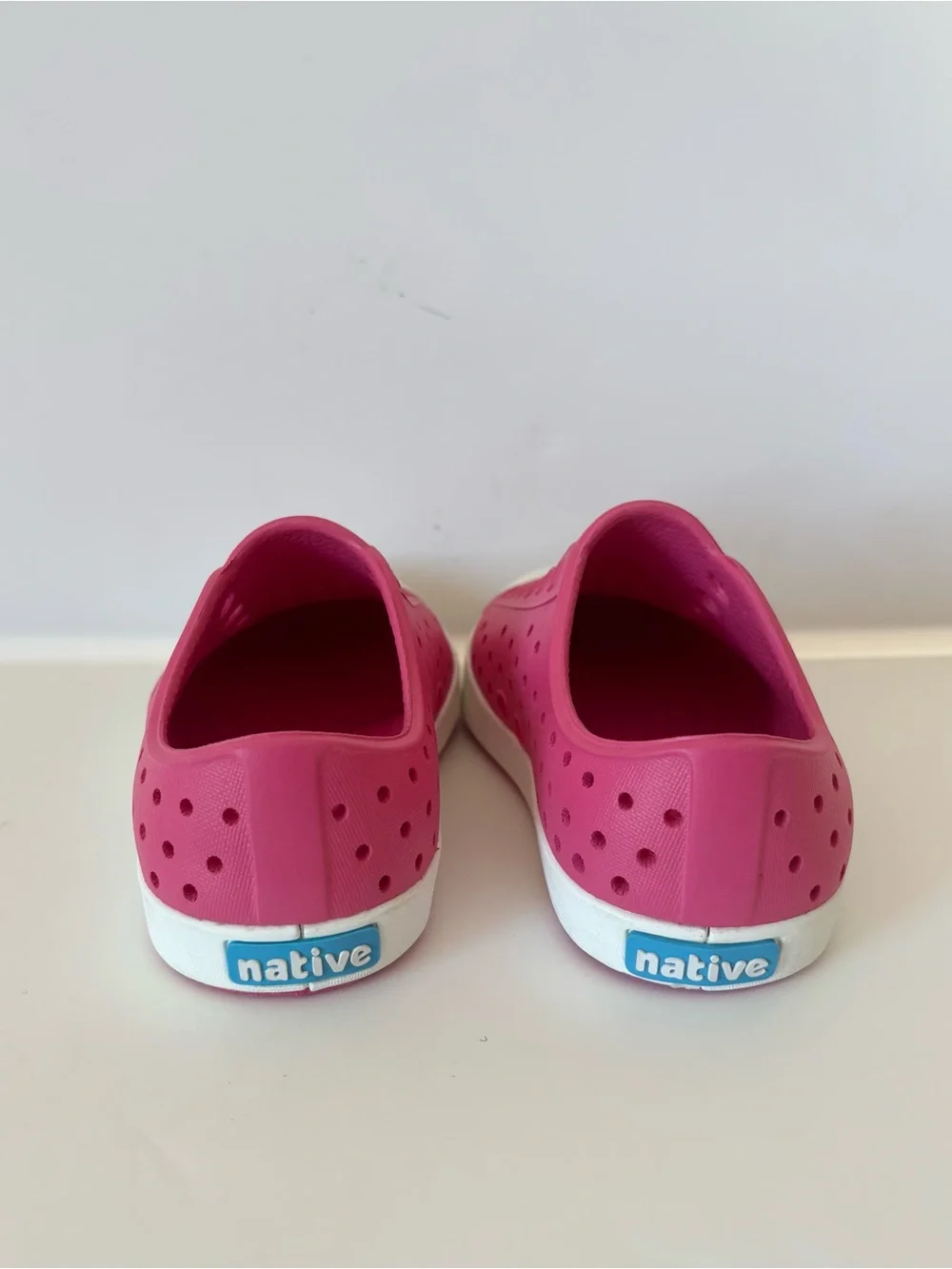 Native Shoes Jefferson Slip-On Water Friendly Sneakers in Hollywood Pink size 7